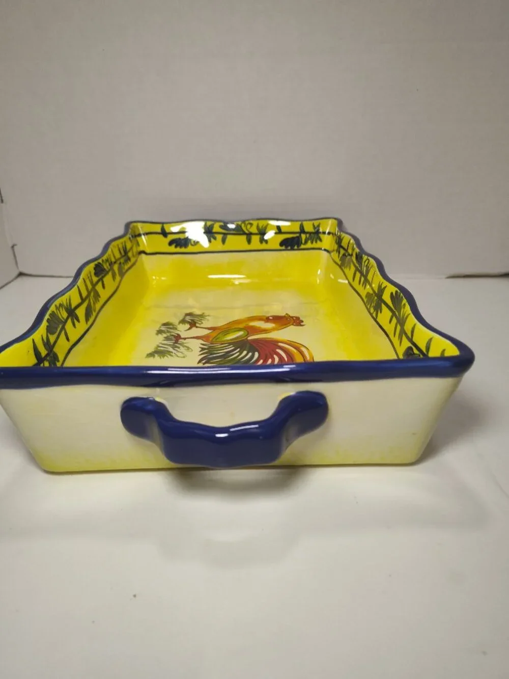 Temp-tations by Tara Rooster 3.5 Qt Casserole Dish with Lid & Metal Rack 15x10